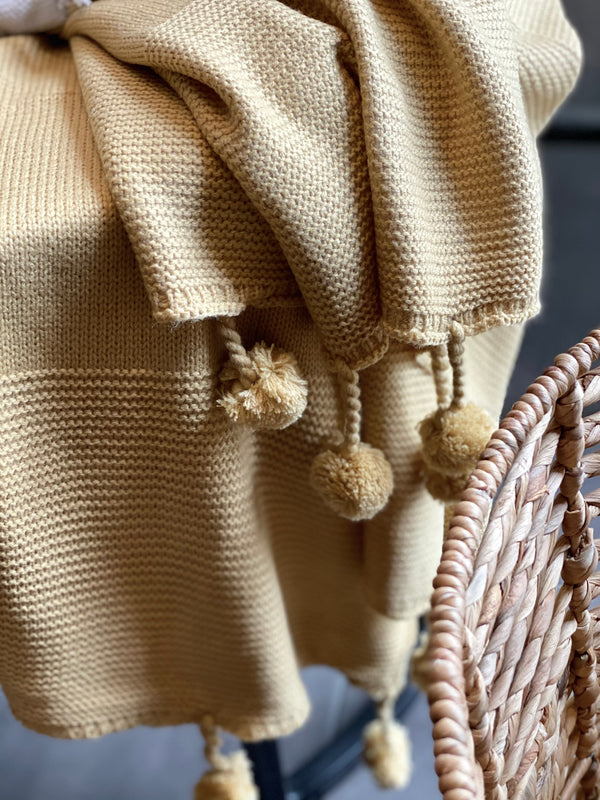 Valencia, Throw, H130xW150cm, Honey, Pom Poms Styled